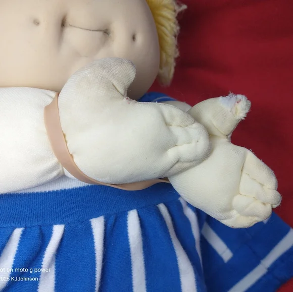 Cabbage Patch Kids Doll Blonde Yarn Hair‎, Blue Eyes, Young Traditions Dress - Picture 6 of 11